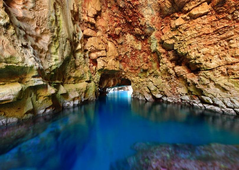 3 days Private Sailing tour: 3 islands & 2 caves